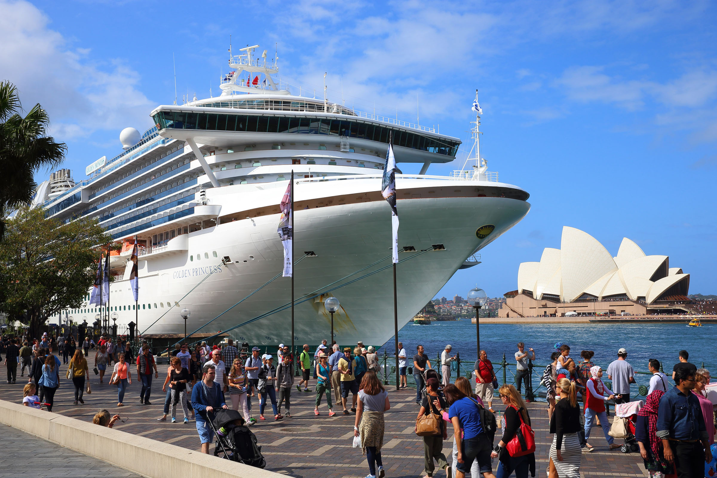 Golden Princess Maiden Sydney Visit Circular Quay October 18 2015 email