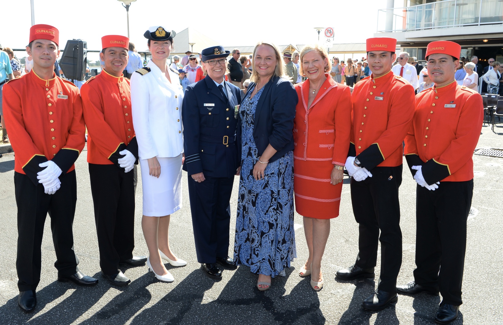 Newscastles Civic Welcome for Cunards Queen Elizabeth