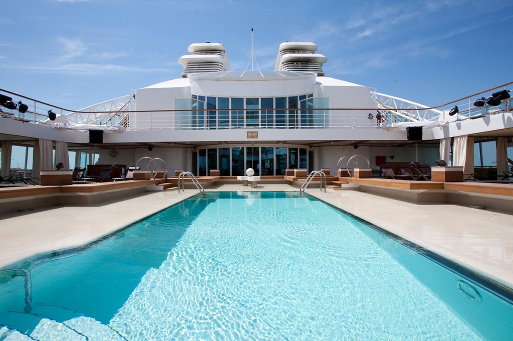 Seabourn Sojourn Pool Deck small 1024x682